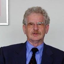 Dr. Manfred Ackermann